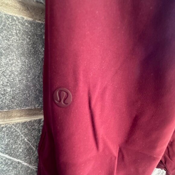 Lululemon On the Fly Jogger - Picture 4 of 5